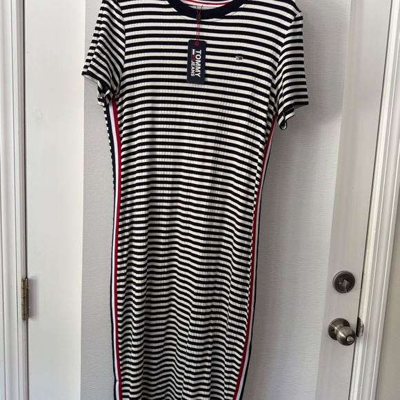 Tommy Hilfiger Dress - Picture 2 of 7